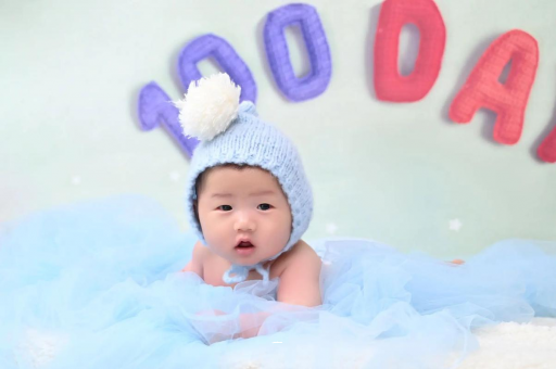 谷城1岁宝宝睡觉翻来覆去